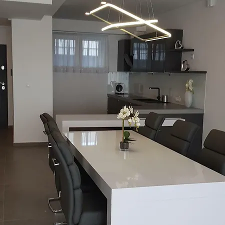 Lela V.i.p. בלטונללה