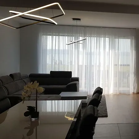 דירה Lela V.i.p. בלטונללה